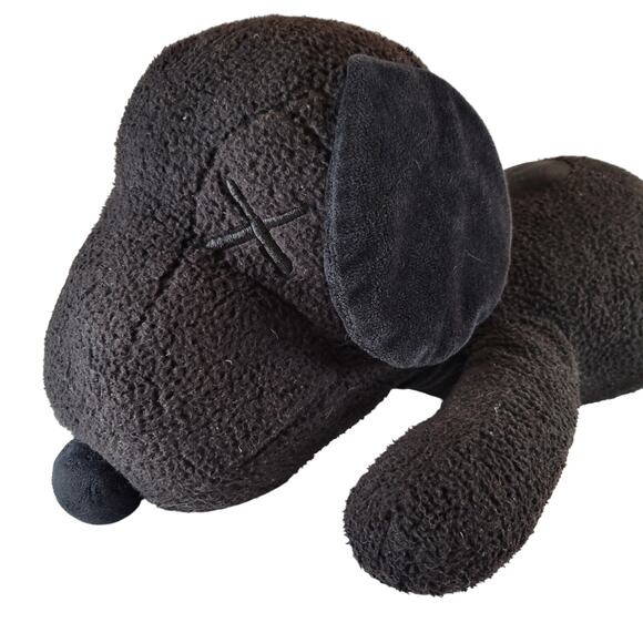 KAWS x Peanuts Snoopy Black Plush 20" Uniqlo Collab Limited Edition Stuffed Toy - Picture 14 of 16